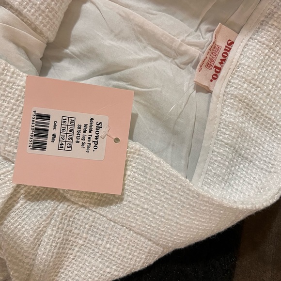 Showpro. Two Peice shirt and pants - Picture 2 of 6